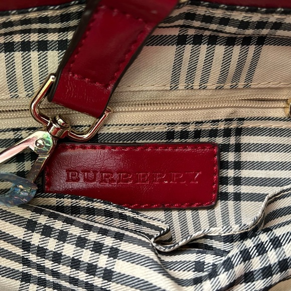 Burberry Tan and Red Checkered Shoulder Bag BURBERRY MEGA CHECK ASHBY Bucket Bag - Picture 2 of 4